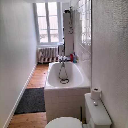 La Maison Des Remparts منزل للإقامة *